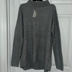 Tahari sweater NWT
